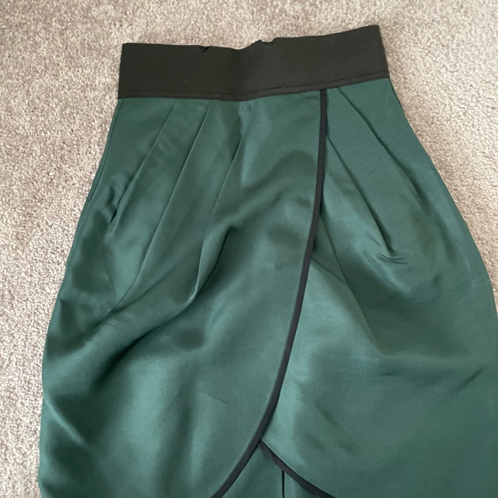 Brand new Aritzia green skirt